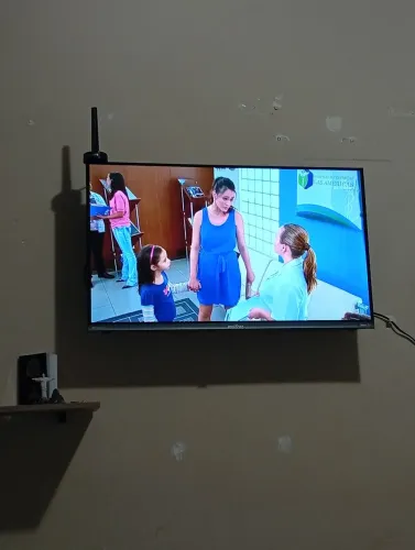 TV 32