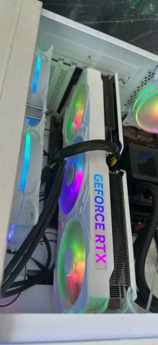 Rtx 5060ti triple fan branca. 8gb GDDR7. +NF e 3 anos de garantia