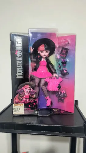 Draculaura core refresh 1 lacrada
