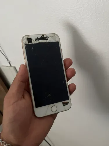 IPHONE 8