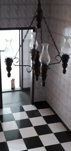 Lustre antigo com cúpulas de vidro ( Funcionando perfeitamente )