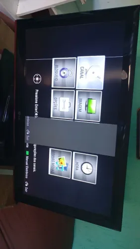 Tv LG de 32 polegadas com risco na tela