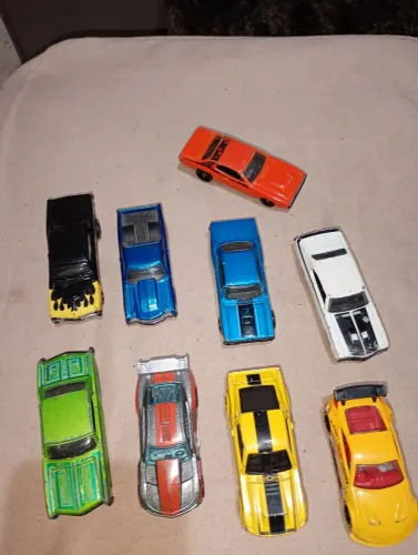 Lote com 9 hot Wheels das antigas