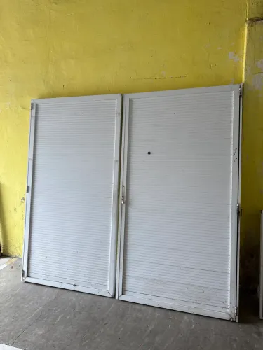 Portão de alumínio 2 bandas
