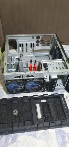 Gabinete cooler master
