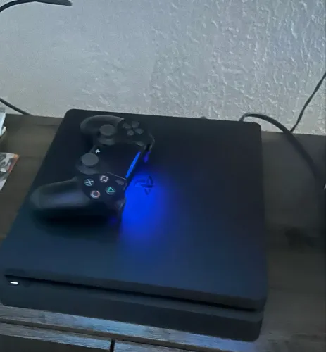 PlayStation 4 slim