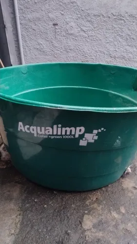 Caixa d'água semi nova