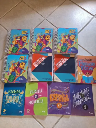 Livro e apostila SAS 2 ano ensino médio