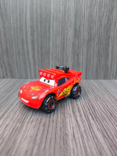 Relâmpago McQueen Off-Road Miniatura série Carros Metal Diecast Lacrado 