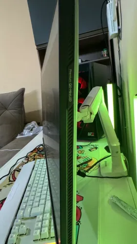 MONITOR GAMER 300hz MINI-LED com SUPORTE ARTICULADO