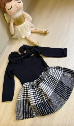 Conjunto bebê menina, tamanho M, usado apenas uma vez, marca up baby. 