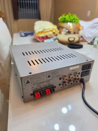Amplificador stereo