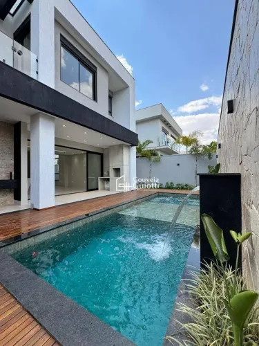 Casa sobrado no Condomínio Alphaville à venda por R$3.500.000,00 - Anápolis/GO