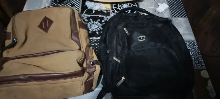 Kit com 2 Mochilas - Preta + Verde/Preta