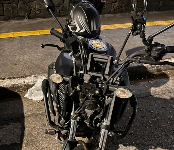 YAMAHA FZ15 2025 VERDE - MENOS DE 8.000 KM