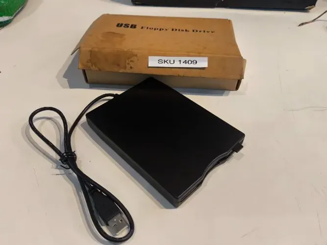 Leitor de disquete USB externo, modelo N533 da marca Western Digital 3,5 NA CAIXA