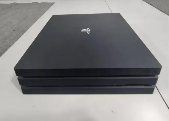 PS4 Pro 1TB de armazenamento