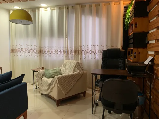 Alugo sala para sublocação por turnos 300,00  