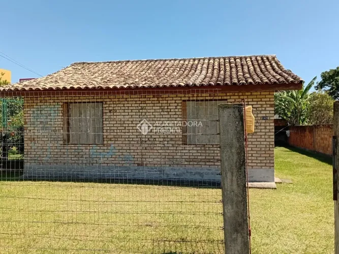 CASA EM AMPLO TERRENO COM LOCALIZAÇÃO PRIVILIGIADA COM POTENCIAL COMERCIAL
