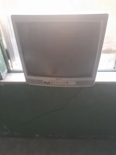 TV de tubo CCE antiga