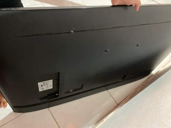 Tv Samsung pra retirar peça umas 55 ?