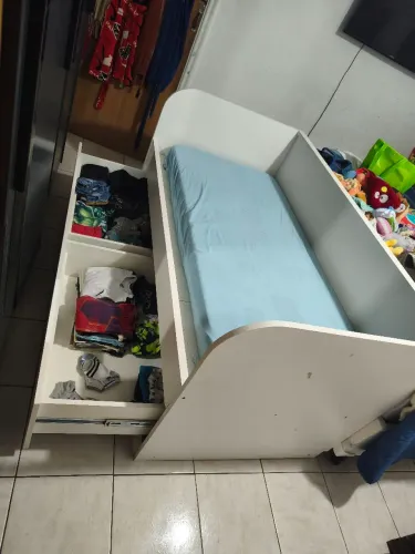 Berço, cama...colchão não acompanha 