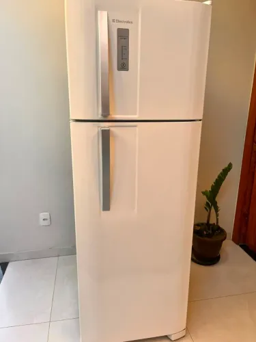 geladeira electrolux df36a 310L Frost free