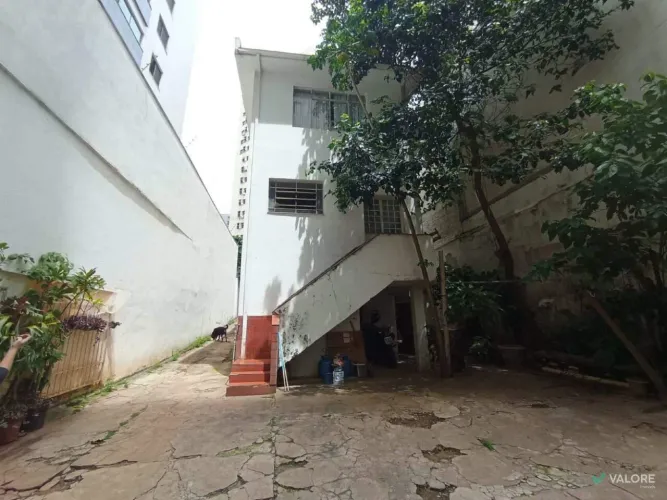 Casa com area total de 400m² na Savassi .