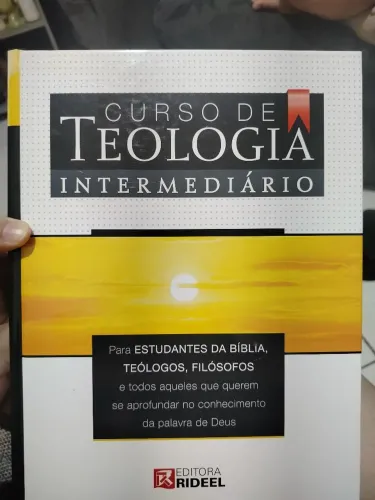 Livro curso de teologia 