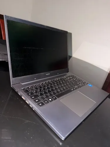 NOTEBOOK SANSUNG 12 DE RAM i3