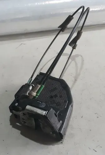 Fechadura Porta Traseira Esquerda Toyota Hilux 2005 - 2015