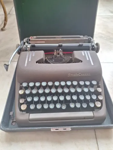 Vendo maleta de escrever portatil