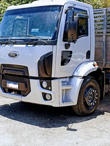 Ford cargo 2422 ano 2012 carroceria bx km