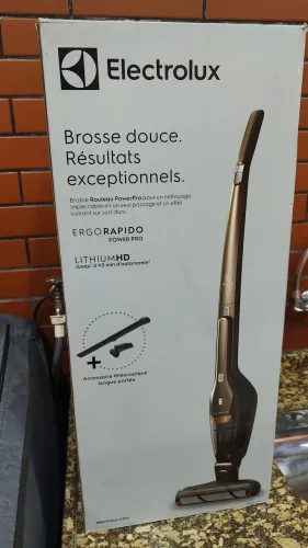 Aspirador de pó Electrolux vertical sem fio, ergorapido 2 em 1 piso frio