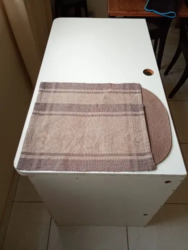 Mesa de escritório/estudo_Tok-Stok-Mdf-Melamian_Retirada a partir de 21/07<br><br>