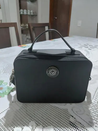Bolsa lança perfume preta