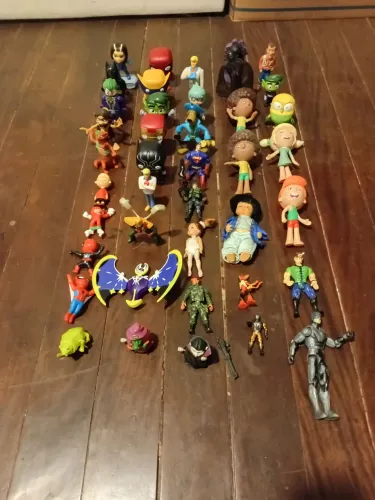41 Bonecos para coleção
