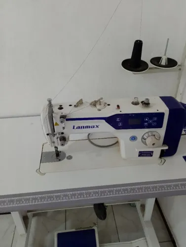 Máquina de costura reta corta linha automática industrial