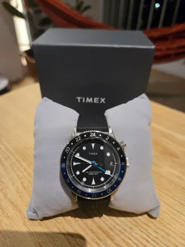Relógio Timex Waterbury Traditional GMT 39mm - Bezel Batman