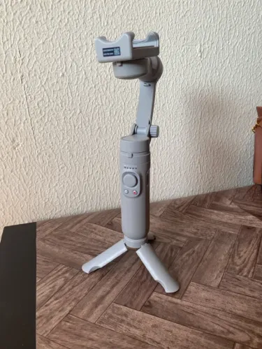 Estabilizador Gimbal para Celular SK062 - Novo (Usado 1 vez)