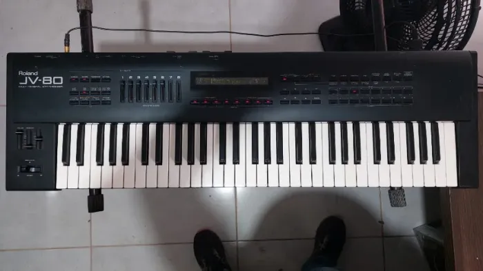 Roland JV-80
