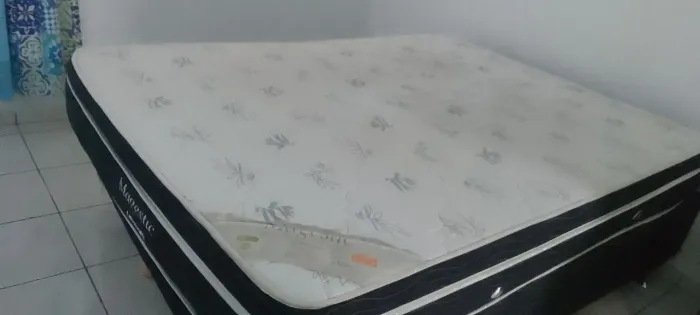 Cama box com colchão