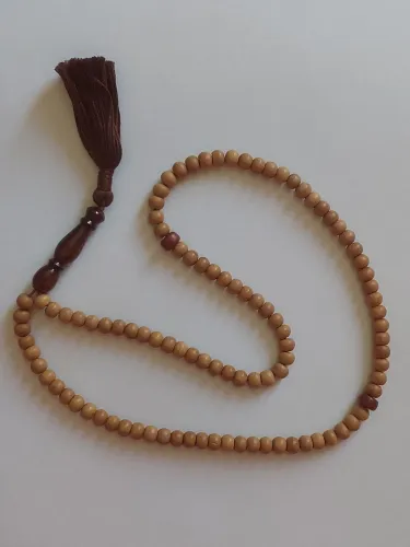 Terço Para Oração, Masbaha, Tasbih. 99 contas madeira sandalo claro. Importado da Índia.