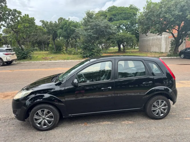Ford Fiesta SE 1.6 8V Flex 5P 2014