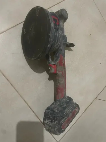 Vendo máquina de assenta pisos cortag
