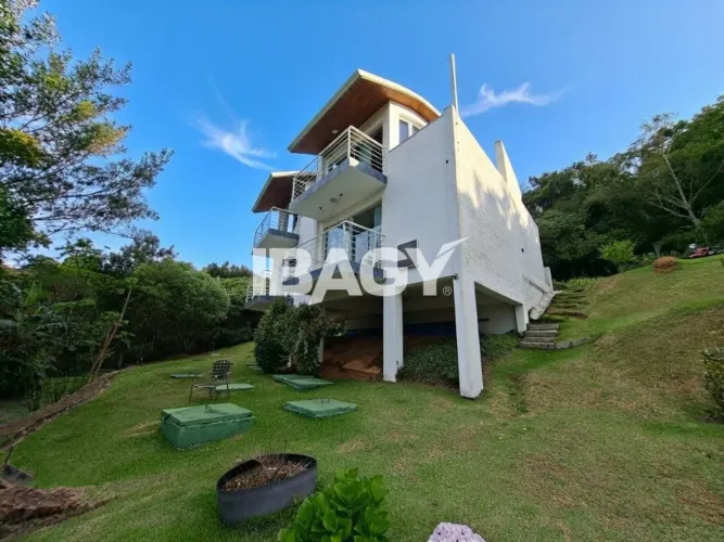 Excelente Loft 1 dormitório(s) em Sambaqui - Florianópolis