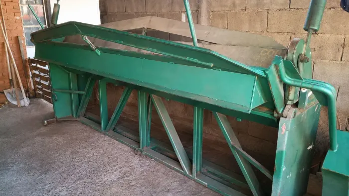 Vendo dobradeira de chapas Corso 3 metros manual
