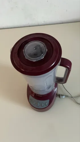 Liquidificador em funcionamento