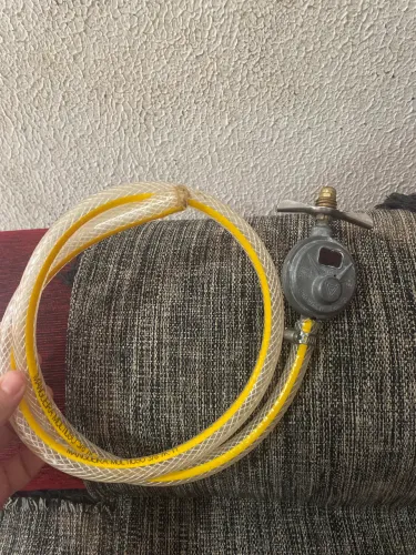 Vendo um registro novo com a mangueira junto
