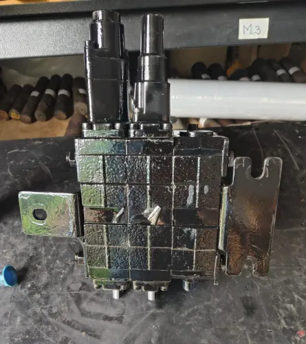 COMANDO HIDRÁULICO RETROESCAVADEIRA CAT 416E